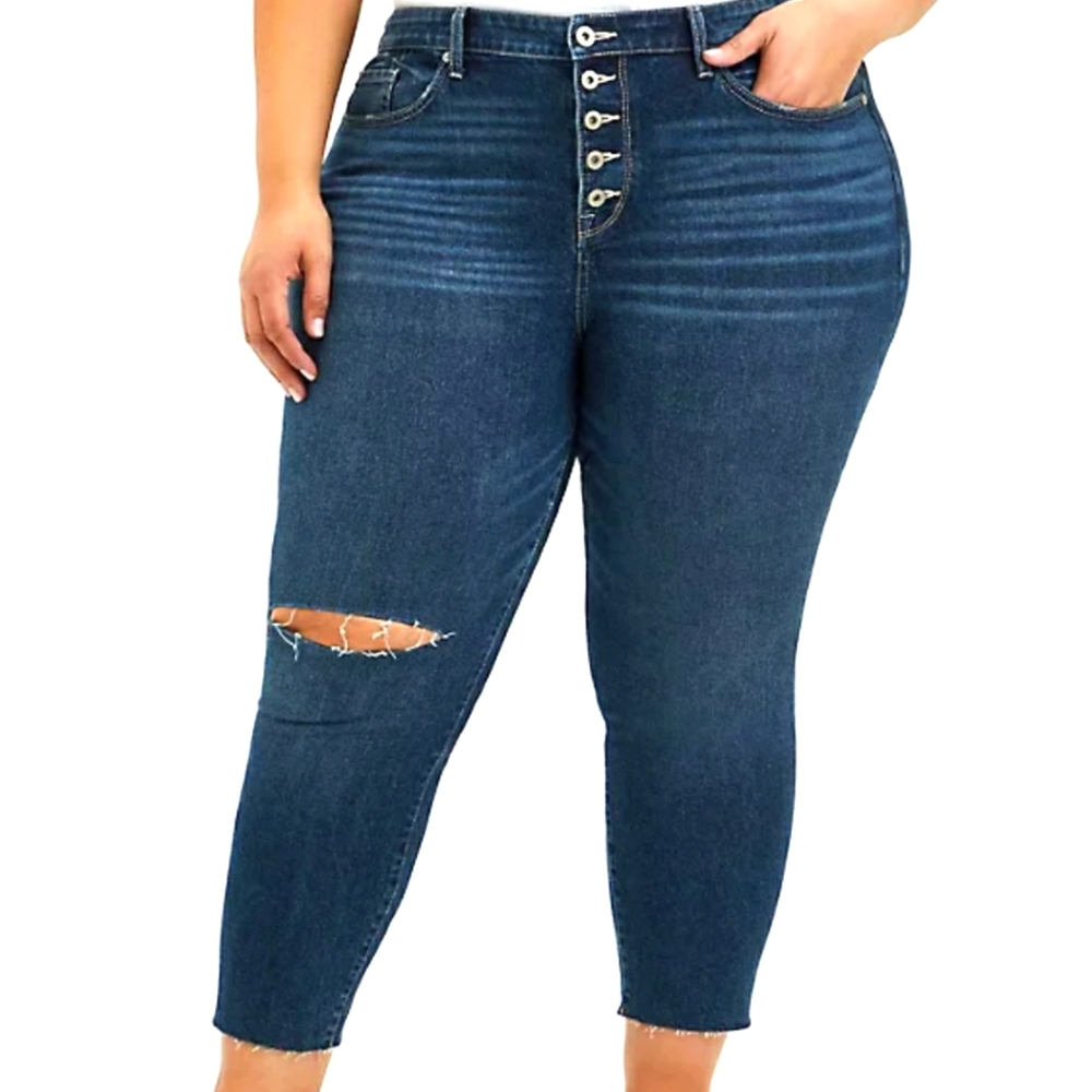 💜Torrid Higher-rise straight jean with frayed hem